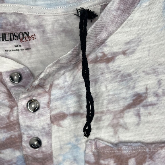 Hudson Kids NWOT Raw Edge Pocket Tee - Picture 3 of 9